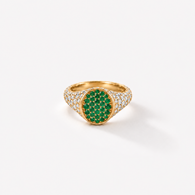 Petite Posh Smaragd mit weissen Diamantschultern in 18k Gelbgold – aufliegende Produktansicht