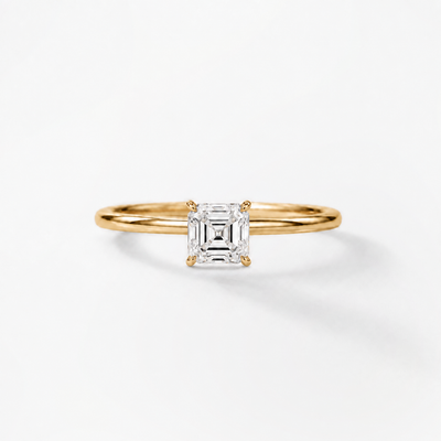 GISELLE PROMISE Asscher Solitaire Verlobungsring aus 18k Gelbgold mit natürlichem Asscher Cut Diamanten 0.70ct, Frontansicht