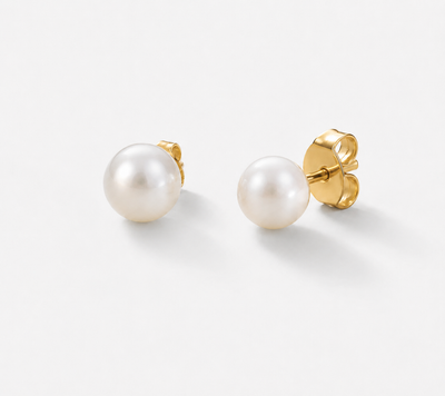 Classic Pearl Stud Earrings in 18k Gold | Coeur de Perle